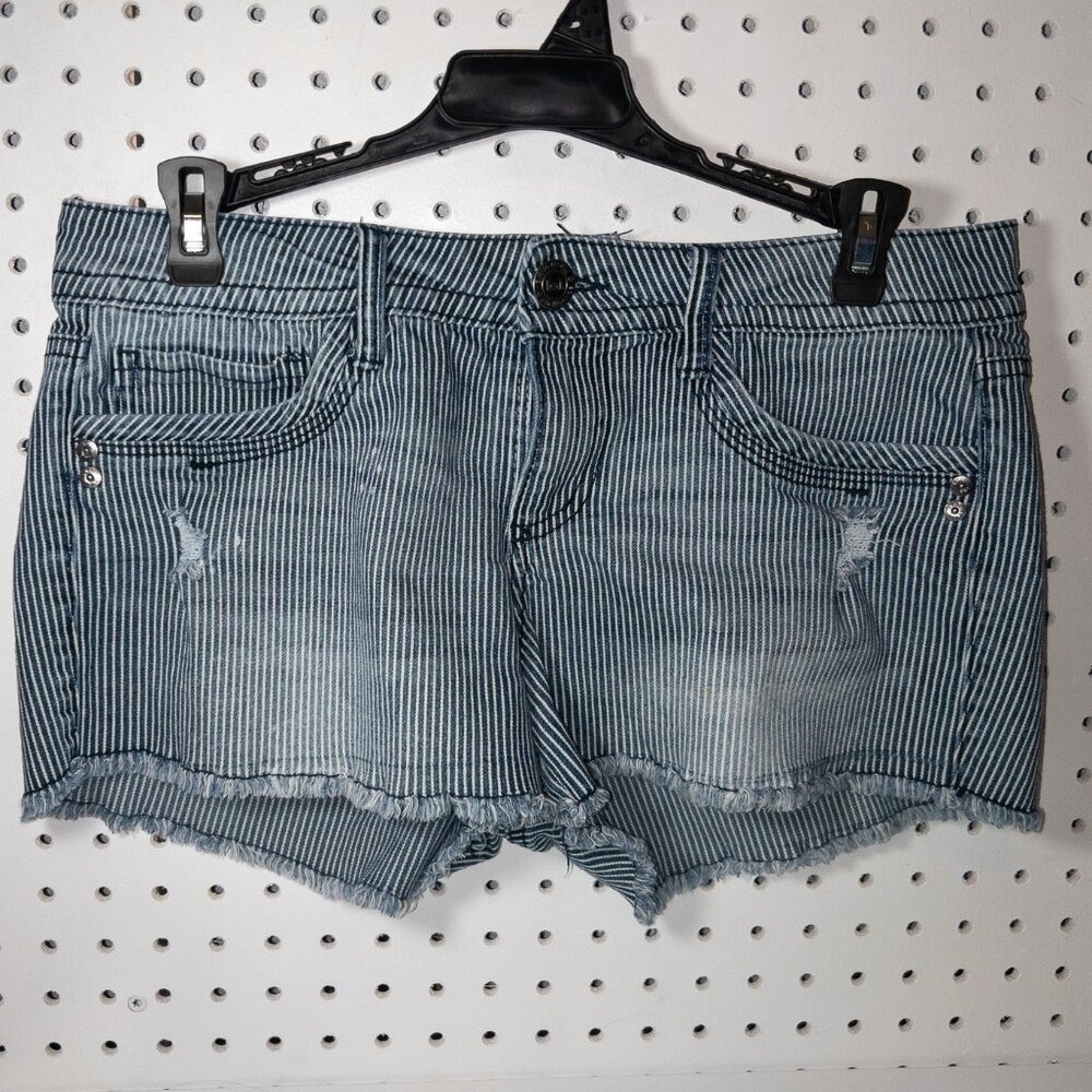 LEI Ashley Low-Rise Pin-Stripe Jean Shorts Sz 9